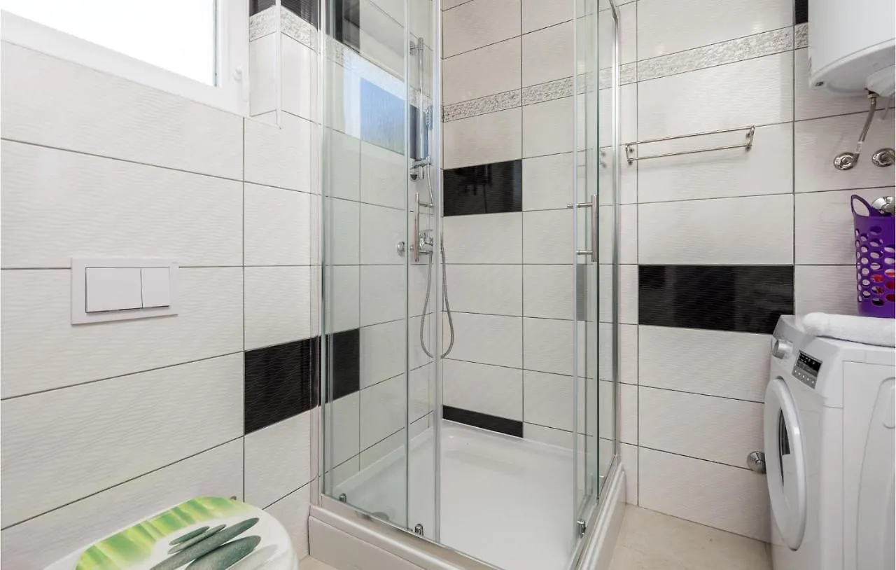 Holiday home Gorgeous Home In Banjol With Kitchen Croatia
