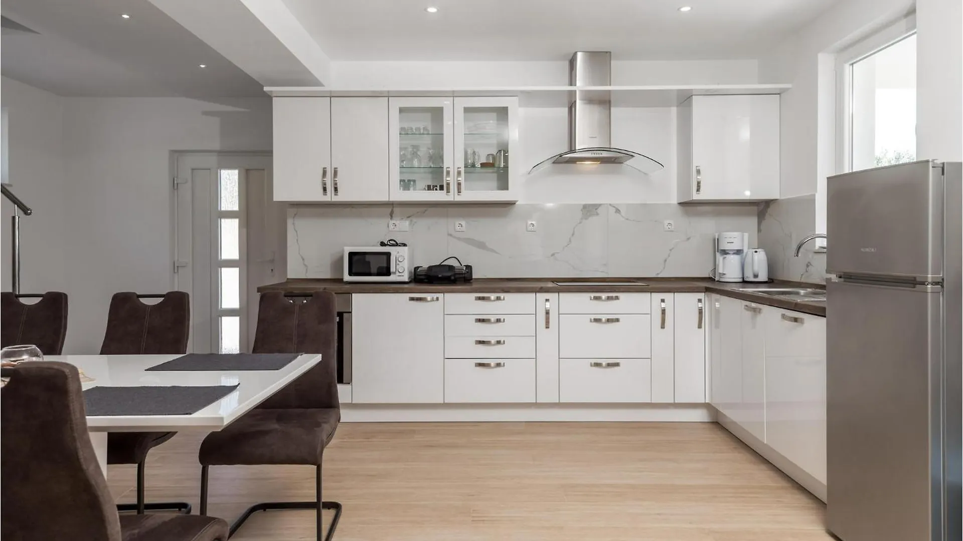 Semesterbostad Gorgeous Home In Banjol With Kitchen Kroatien
